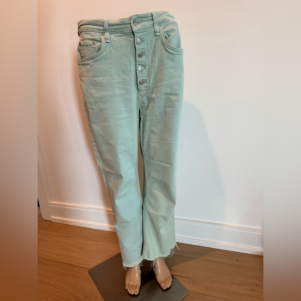 Rag & Bone mint jeans size 30. Button fly. Stretch. Cute!